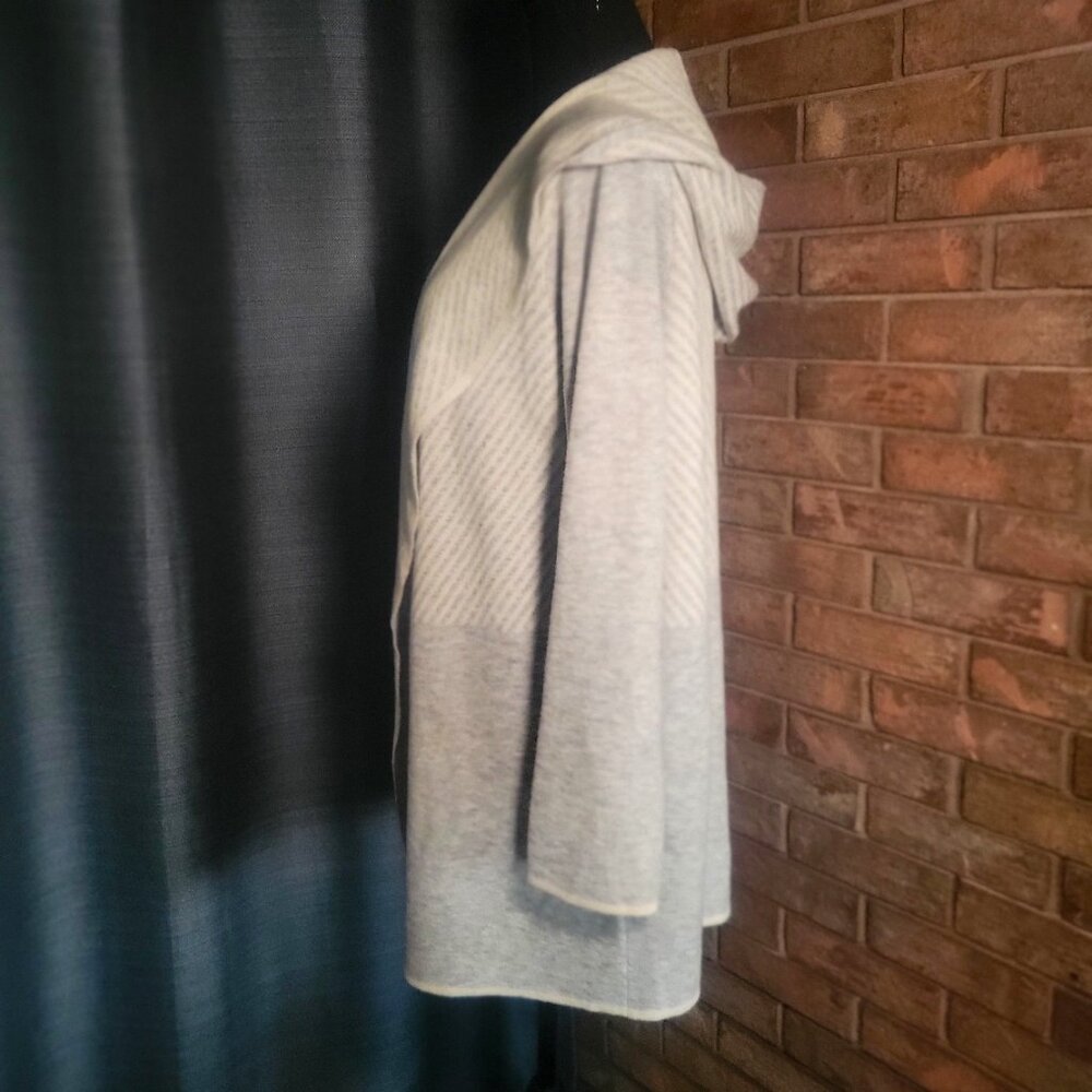 NWOT!! Dolce Stella Wool Blend Open Front Hooded Cardigan Gray/White - Size M - Picture 4 of 11